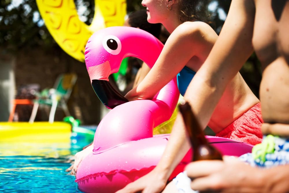 Flotadores y juegos inflables para pileta