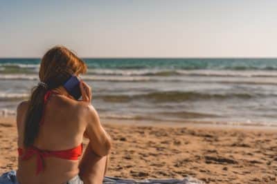 Top 5 teléfonos gama alta con mejor batería 2025 en Argentina