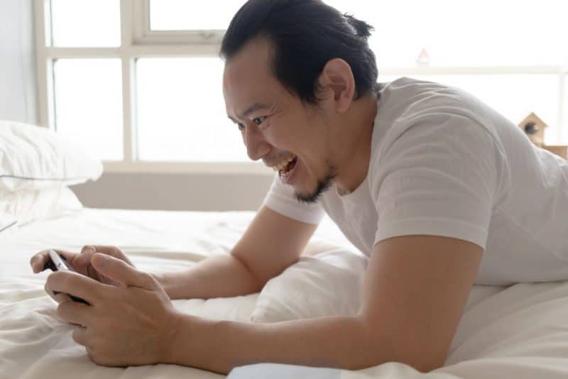 celular 30 moderno y ergonómico