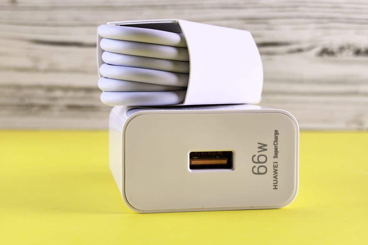Cargador rápido USB 66W para dispositivos móviles