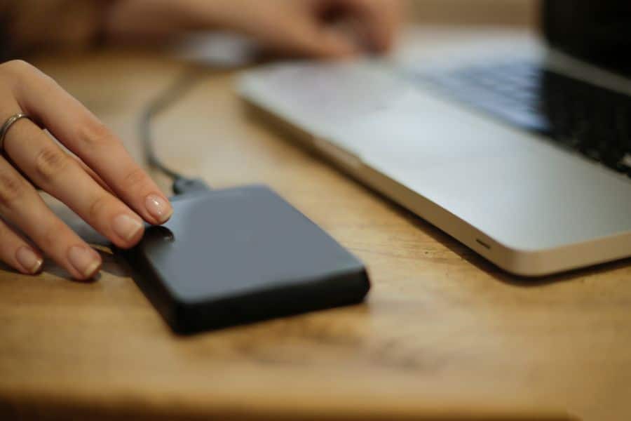 Dispositivo externo de almacenamiento y batería portátil