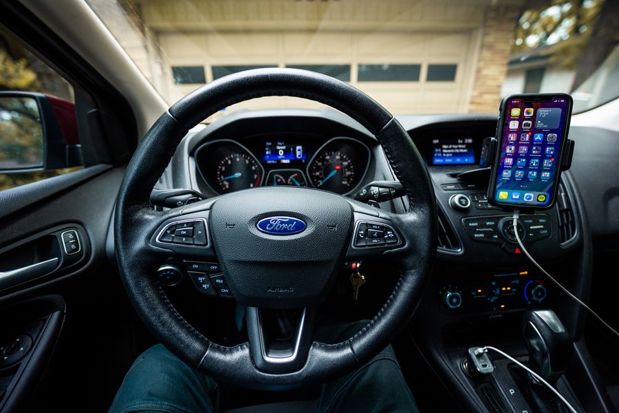 Interior Ford gama media