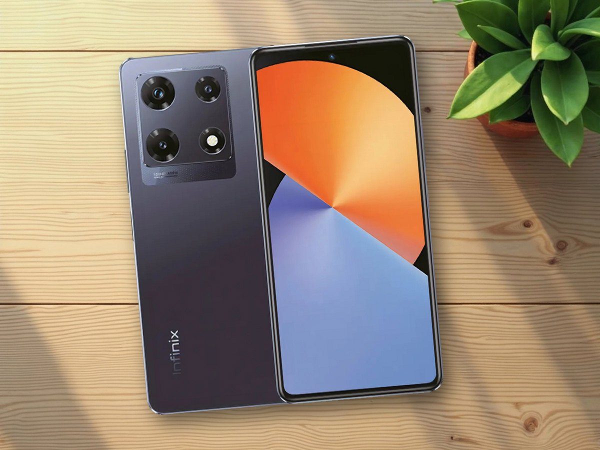 Infinix Note 30 Pro sobre una mesa