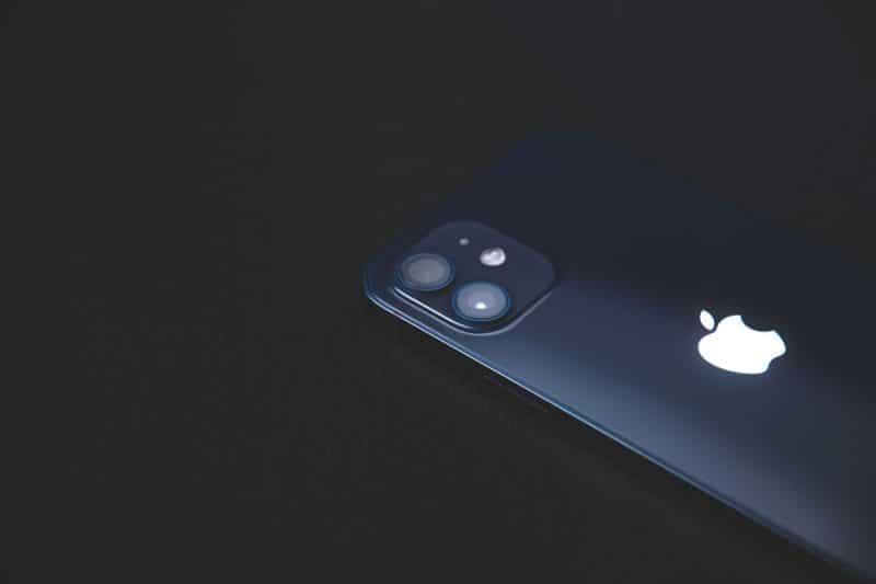 iPhone 15 Pro diseño moderno